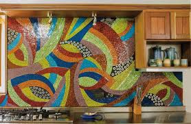 هنر کاشی شکسته در دیوار آشپزخانه